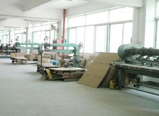 海德堡4色(se)+光油設備(bèi)